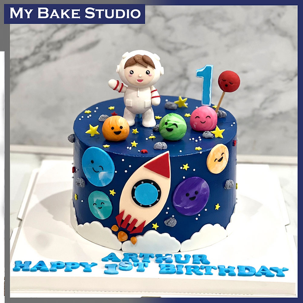 Space Cake | Amys Bakehouse