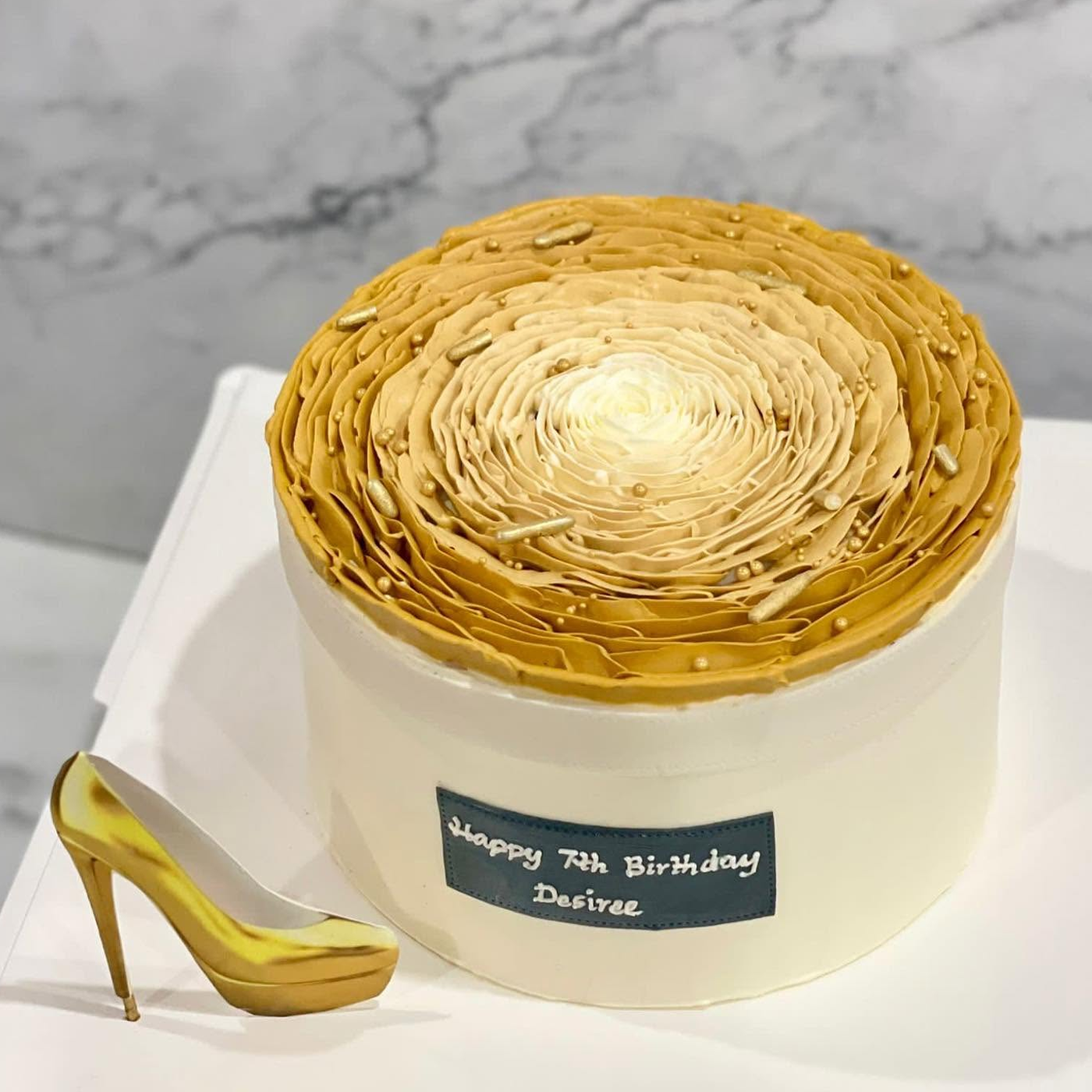 0221 Grand ombre Cake