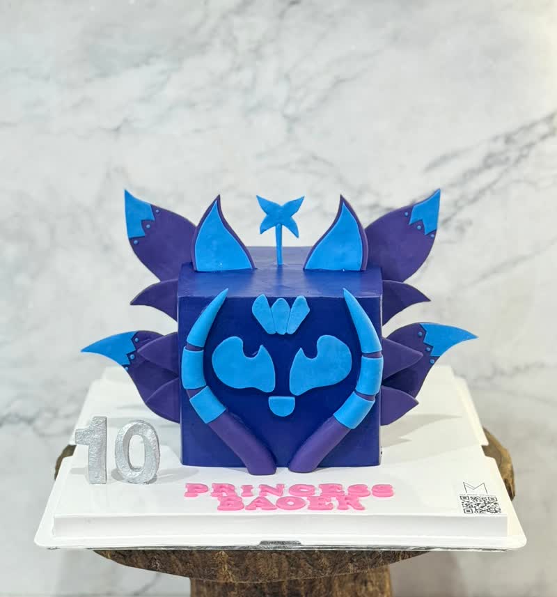 blue roblox cake
