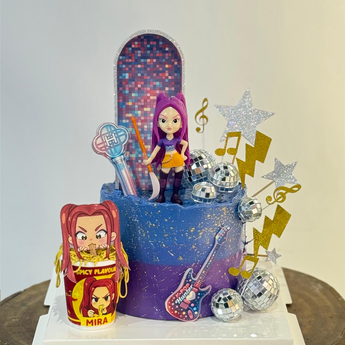 K-Pop Demon Hunter Disco Mira Cake