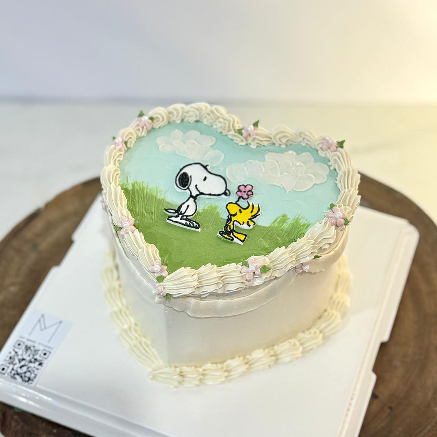Snoopy and Bird Heart Cake
