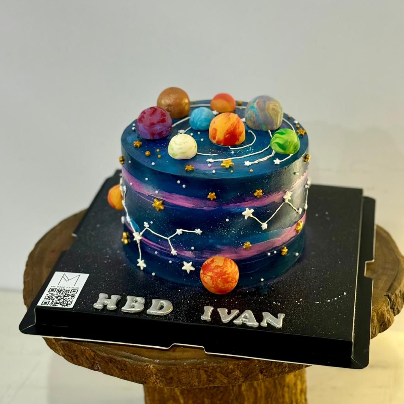 0167 Super Galaxy UAP Cake