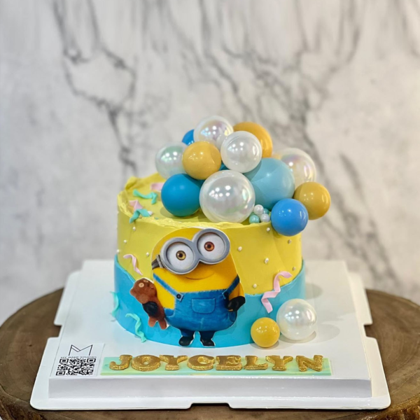 Balloon Minion Cake