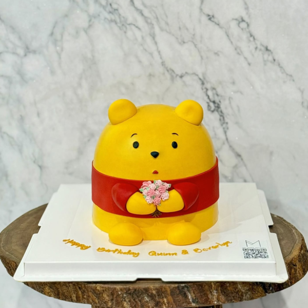 Cute Winnie Bear Cake